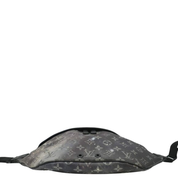 LOUIS VUITTON Discovery Monogram Galaxy Bumbag Black - Picture 10 of 13